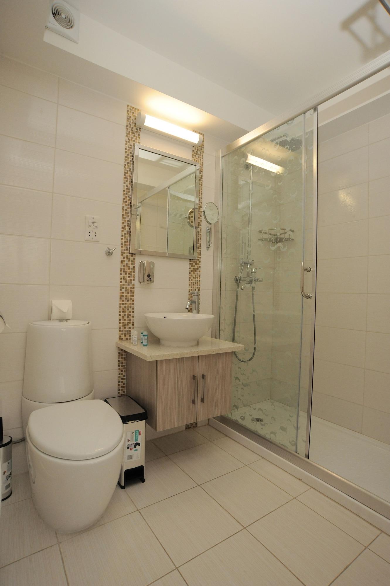 Frixos Suites Hotel Apartments Larnaca Bagian luar foto